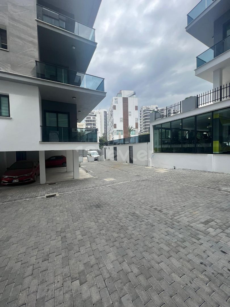 GİRNE MERKEZ'DE TAŞINMAYA HAZIR  2+1 DAİRE