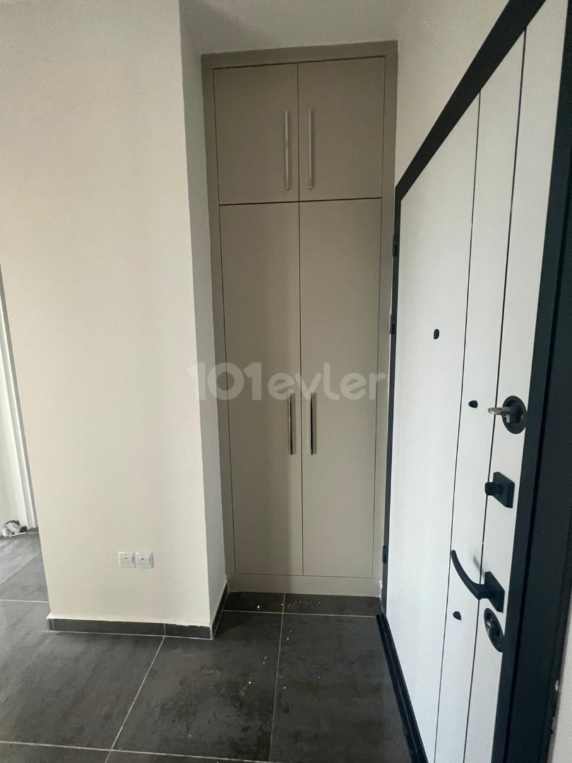 GİRNE MERKEZ'DE TAŞINMAYA HAZIR  2+1 DAİRE