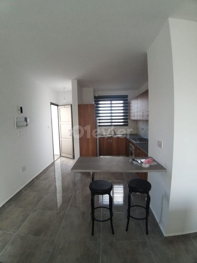 Girne Karaoğlanoğlu 1+1 Wohnung zu vermieten