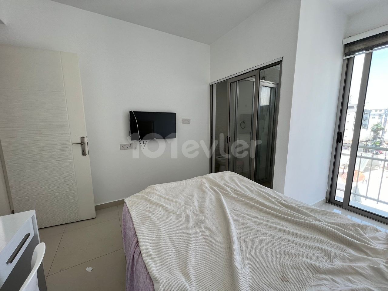 1+1 luxury rental with university view and Ac in the room and attached bathroom 