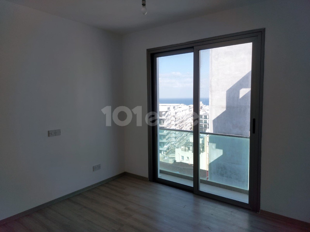 Penthouse with a magnificent view of the center of Kyrenia ** 