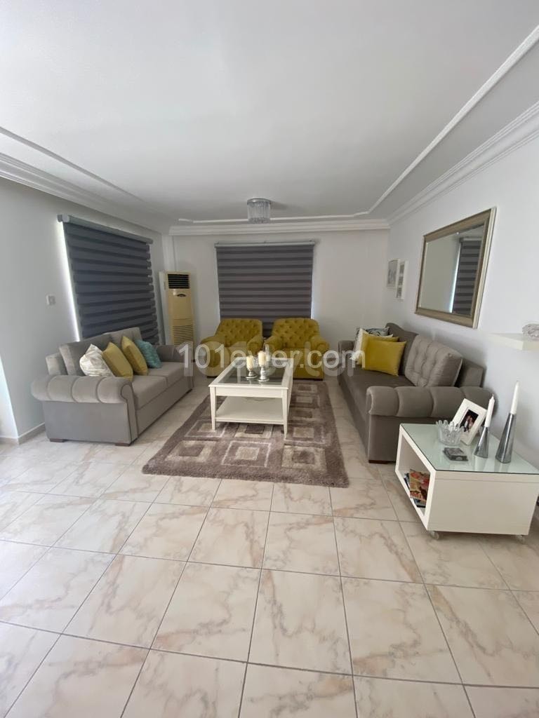 COB BEREIT 3 + 1 WOHNUNG KYRENIA ZENTRUM ** 