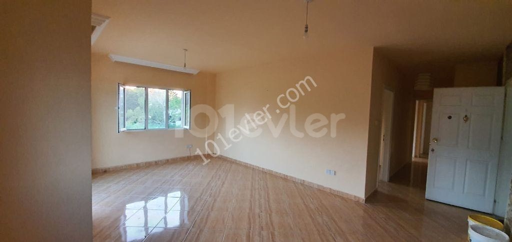 COB BEREIT 3 + 1 WOHNUNG KYRENIA ZENTRUM ** 