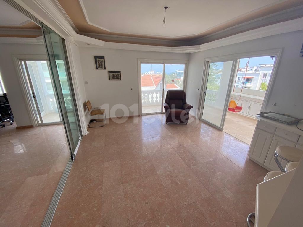 3+ 2 VERY SPACIOUS APARTMENT WITH COMMERCIAL PERMIT KYRENIA CENTRAL ** 