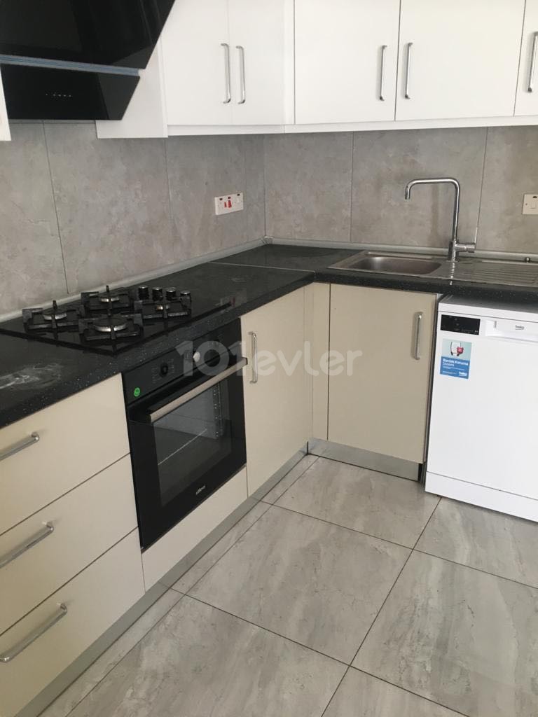 2+1 LUXURIOUS FLAT FOR RENT IN PERFECT LOCATION IN KYRENIA CENTER