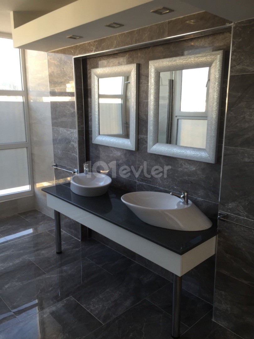 1+1 FULL EŞYALI PENTHOUSE GİRNE MERKEZ KİRALIK