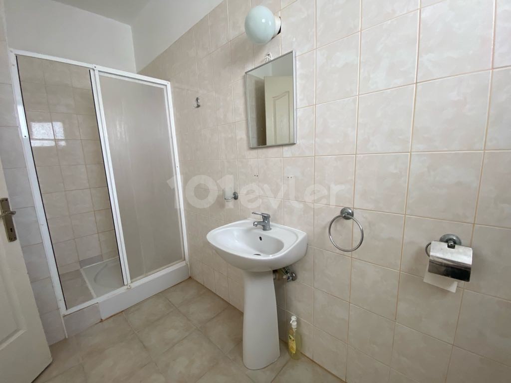 GİRNE MERKEZDE 2+1 KİRALIK DAİRE