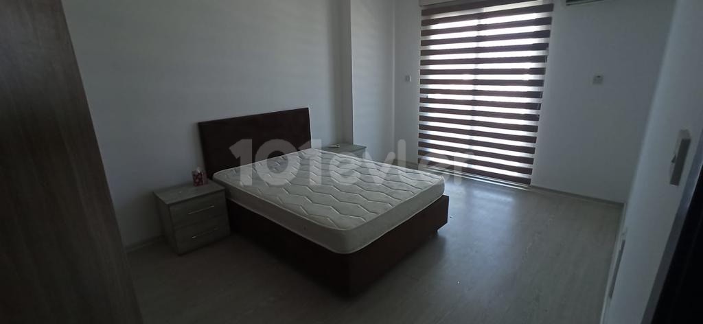 Full Eşyalı Girne Merkez 2+1 Manzaralı Geniş ve Ferah PENTHOUSE 