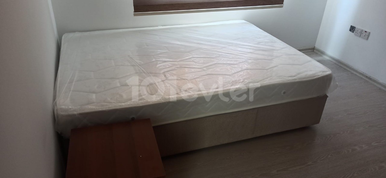 GİRNE MERKEZ DE KİRALIK MODERN FULL EŞYALI HER YERE YAKIN 2+1 DAİRE 