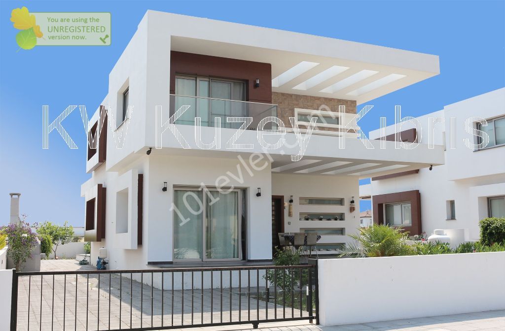 Deniz tarafında Modern Lüks Villa