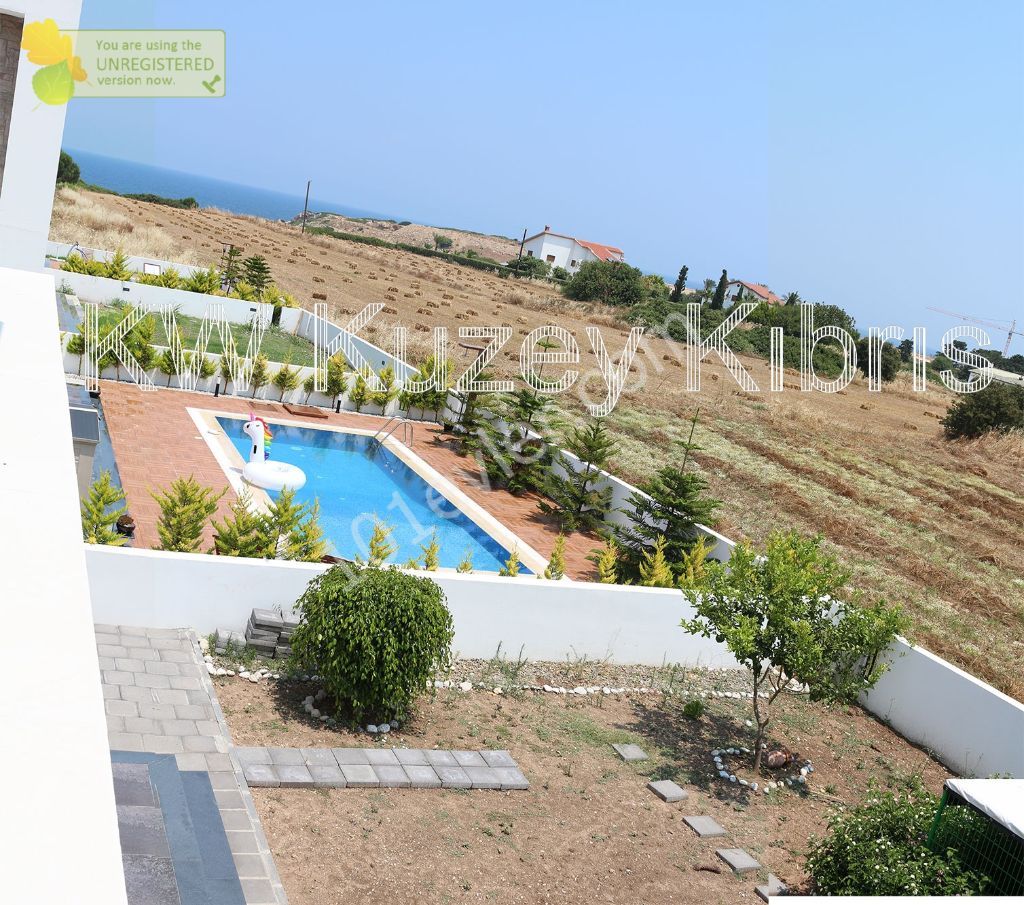 Deniz tarafında Modern Lüks Villa