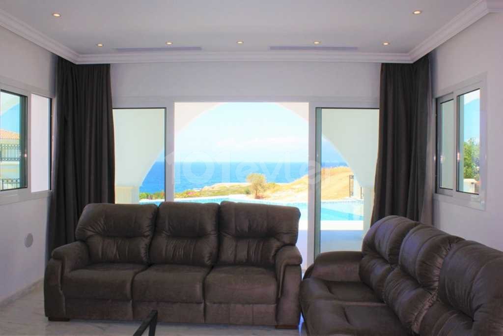 For sale villa with private pool sea view 