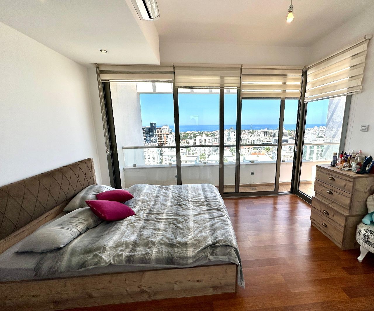 3+1 PENTHOUSE ZU VERMIETEN IM KYRENIA CENTER