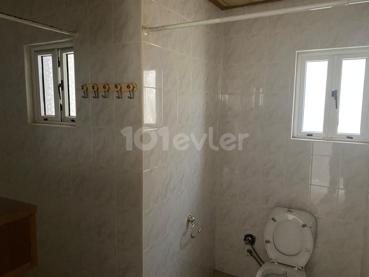 GAZIMAĞUSA MARAS 3+1 UPPER AND LOWER DETACHED HOUSE FOR SALE