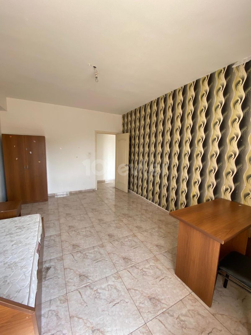 FAMAGUSTA KALILAND EXTRA LARGE FURNISHED 2+1 FLAT FOR RENT