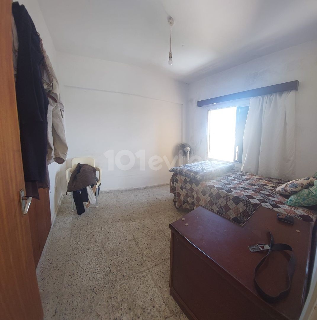 FAMAGUSTA PEACE FORCE BEHIND FURNISHED 3+1 FLAT FOR SALE