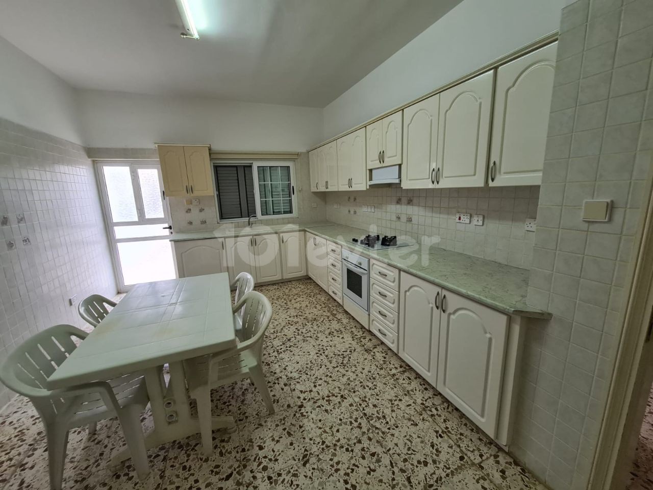 GAZİMAĞUSA TUZLA KİRALIK EŞYALI 3+1 DAİRE