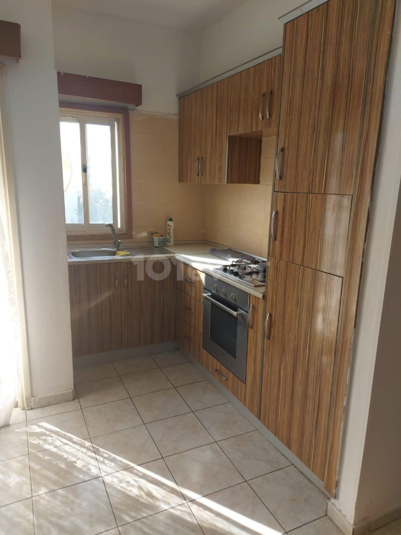 PAID MONTHLY!!!!!!FAMAGUSTA TEKANT FURNISHED 2+1 FLAT FOR RENT