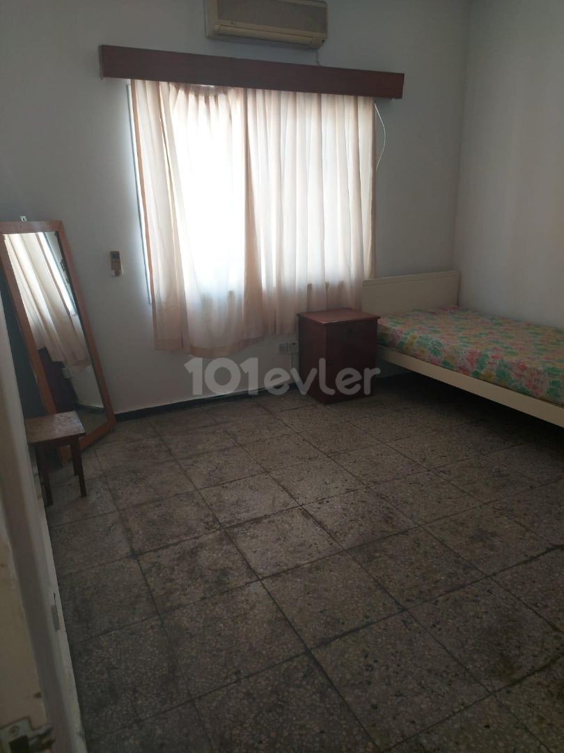 PAID MONTHLY!!!!!!FAMAGUSTA TEKANT FURNISHED 2+1 FLAT FOR RENT