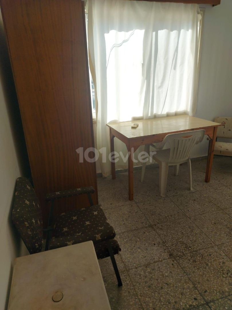 PAID MONTHLY!!!!!!FAMAGUSTA TEKANT FURNISHED 2+1 FLAT FOR RENT