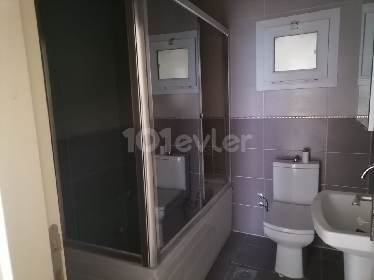 PAID MONTHLY!!! FAMAGUSTA GÜLSEREN UNFURNISHED 3+1 FLAT FOR RENT