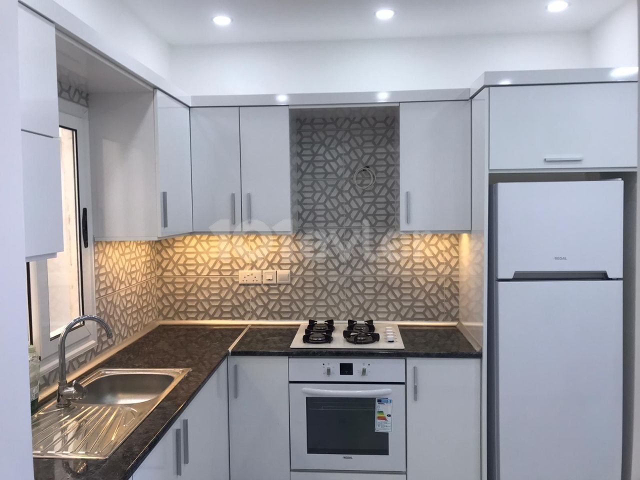 GAZİMAĞUSA SALAMİS CADDESİ   KİRALIK EŞYALI 1+1 SIFIR DAİRE