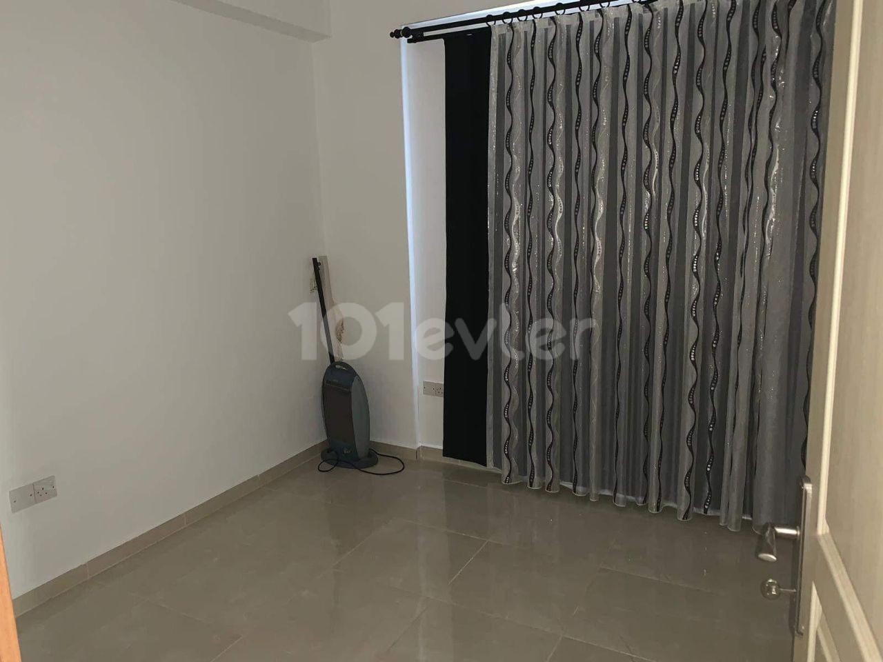 GAZİMAĞUSA KALİLAND KİRALIK EŞYALI 3+1 DAİRE