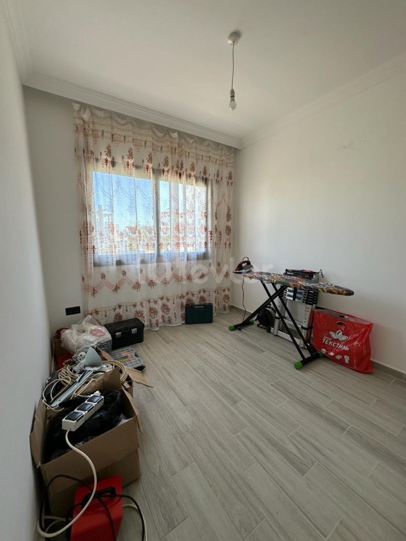 GAZİMAĞUSA ÇANAKKALE SATILIK EŞYALI 2+1 DAİRE