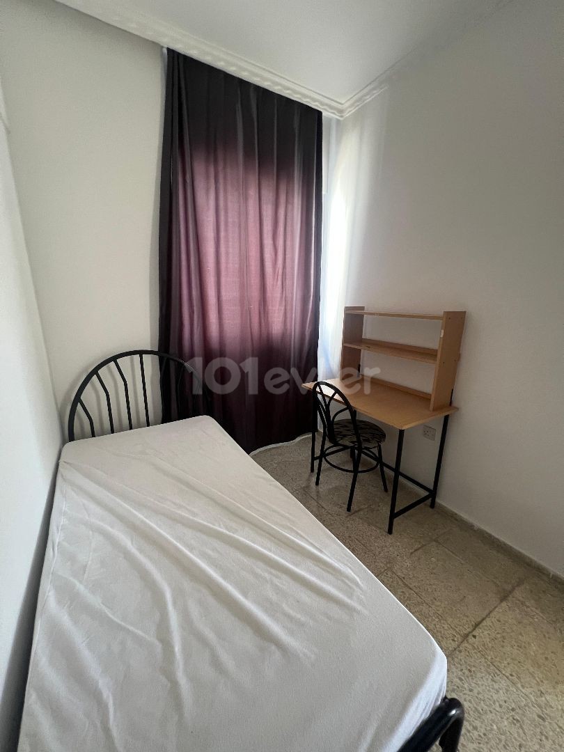 GAZİMAĞUSA SALAMİS CADDESİ KİRALIK EŞYALI 2+1 DAİRE