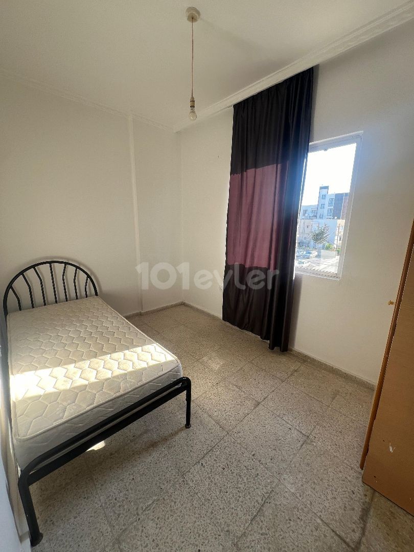 GAZİMAĞUSA SALAMİS CADDESİ KİRALIK EŞYALI 2+1 DAİRE