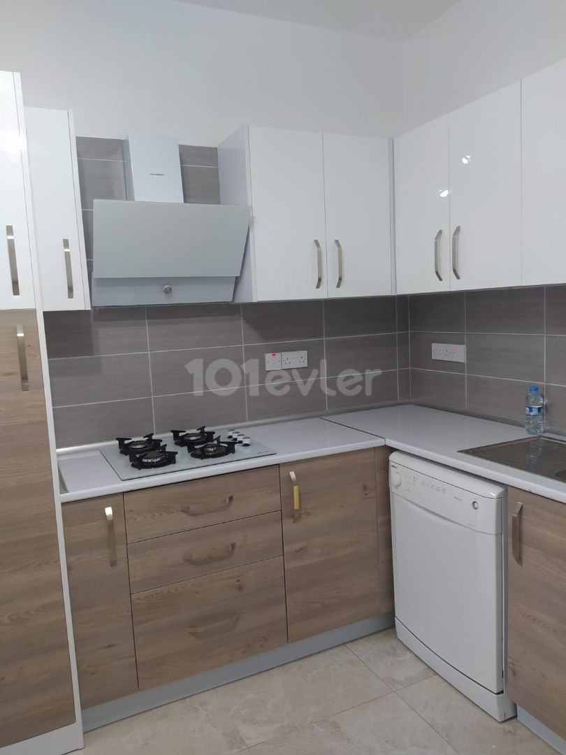 LEFKOŞA MERKEZ  KİRALIK EŞYALI 2+1 SIFIR DAİRE