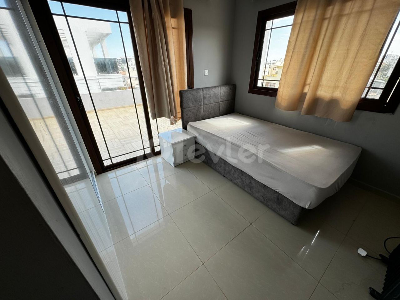 FAMAGUSTA GÜLSEREN FURNISHED 3+1 PENTHOUSE FOR RENT