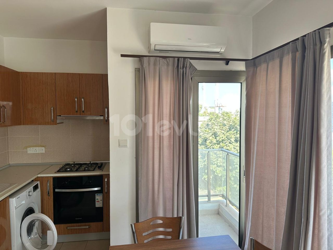 GAZİMAĞUSA SAKARYA SATILIK EŞYALI 1+1  DAİRE 