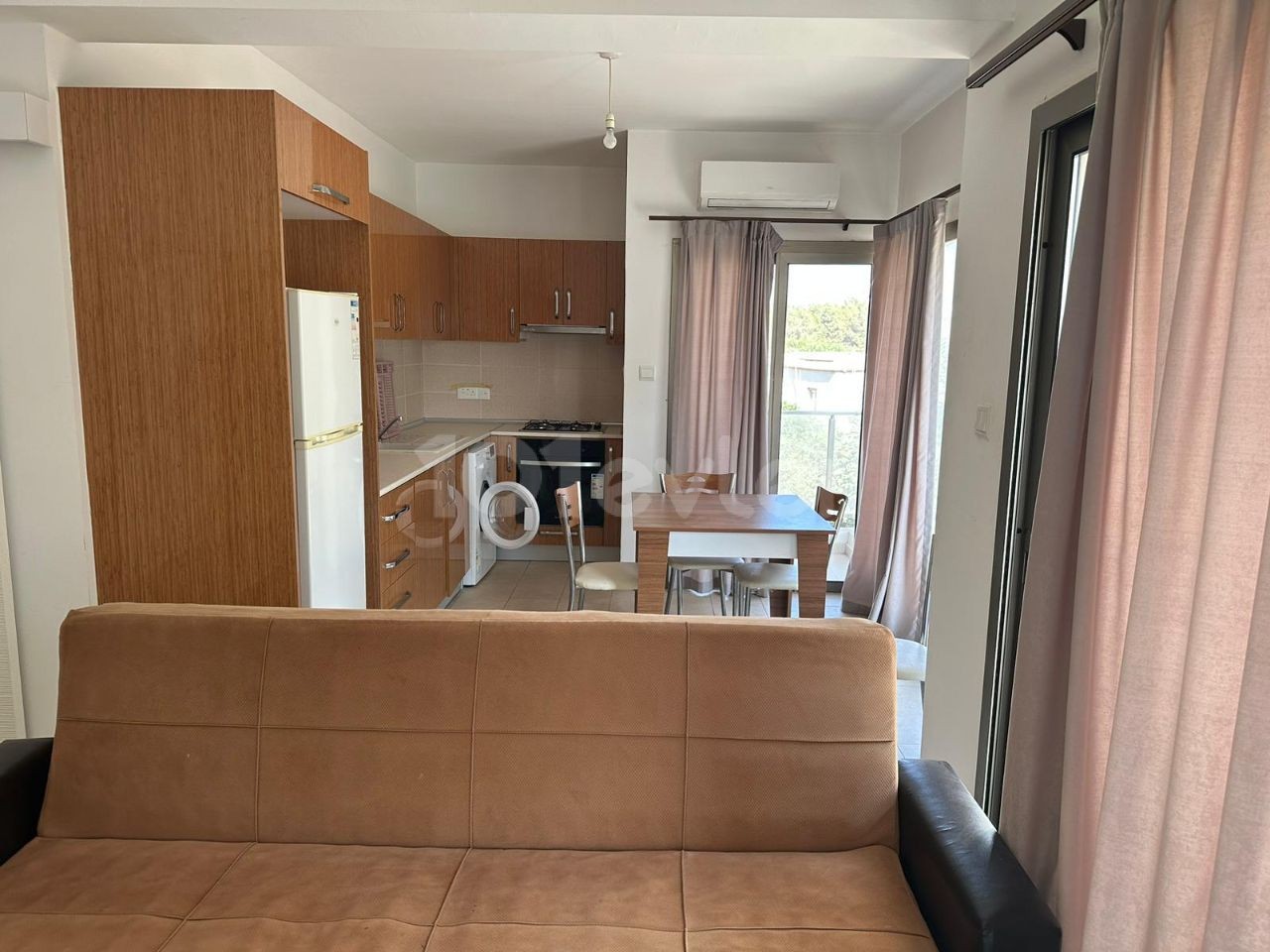 GAZİMAĞUSA SAKARYA SATILIK EŞYALI 1+1  DAİRE 