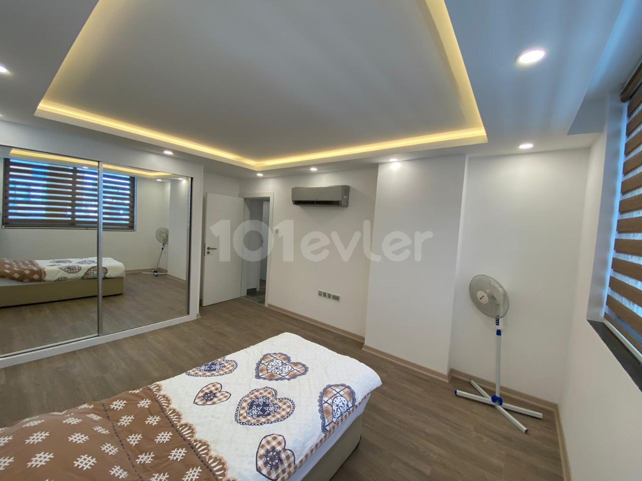 4 + 1 Apartment for sale in Kyrenia center on a site with a furnished pool with sea views ** 