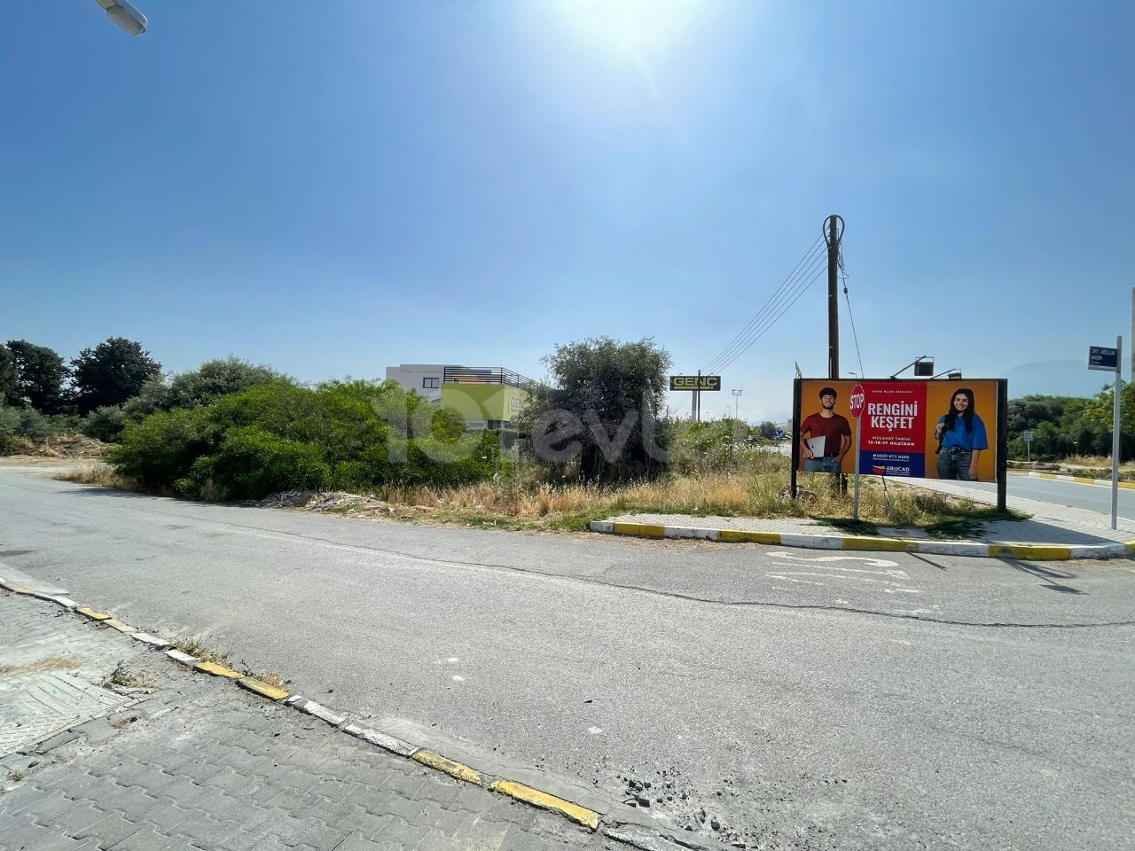 Land for sale with a commercial project with a visa on the main road opposite Karaogl Decoglu Lemar ** 