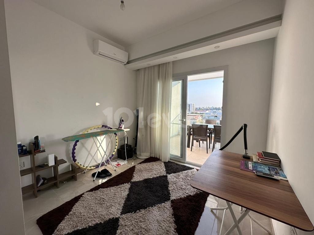 City Mall yakininda kiralik2+1 penthouse