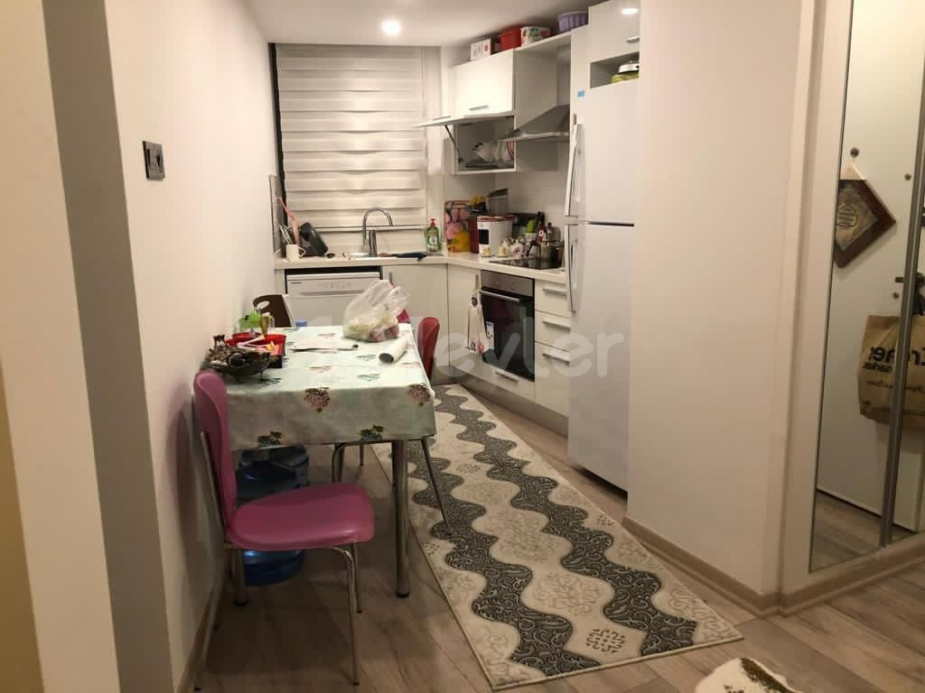 2 + 1 Wohnung Zu Verkaufen Kyrenia Zentrum ** 