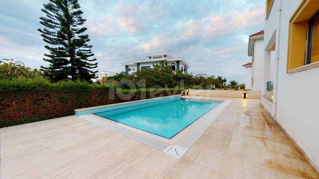 3+1 Villa Zum Verkauf Mit Herrlichem Blick In Alsancak ** 