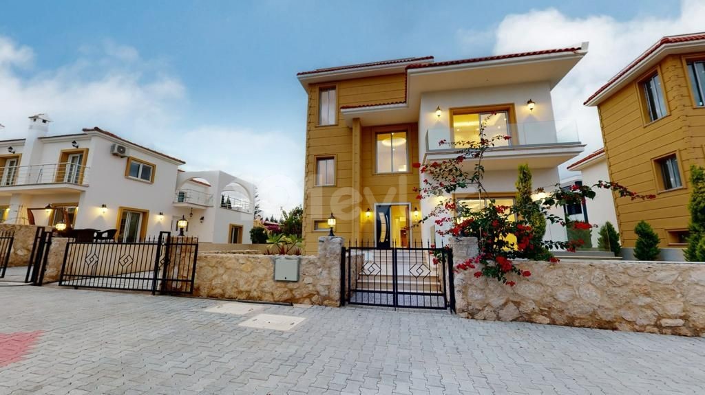 3+1 Alsancak Muhteşem Manzaralı Satılık Villa