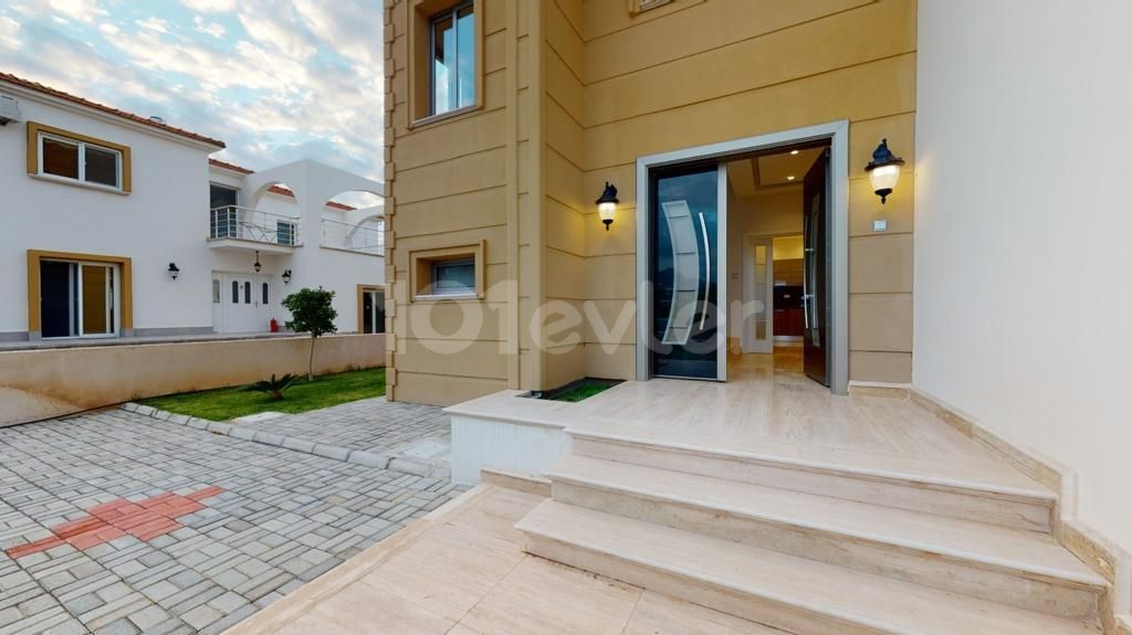 3+1 Alsancak Villa for Sale with Stunning Views ** 