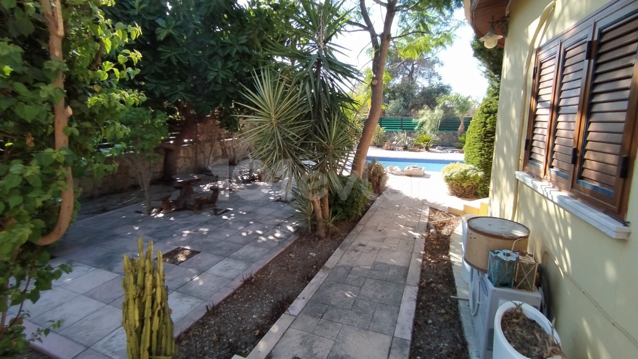 4+1 Ozankoy Villa with Pool for Rent ** 