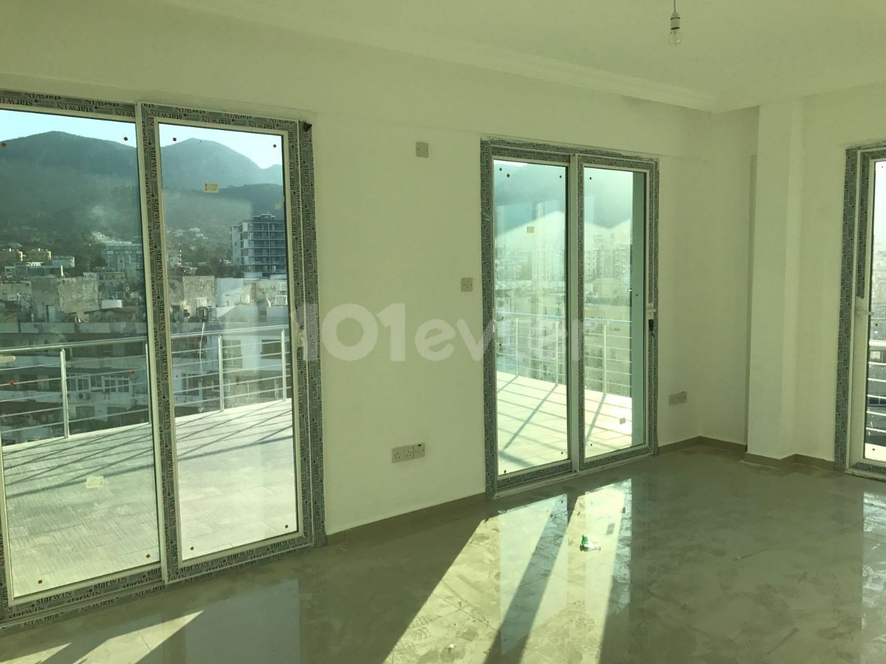 3 + 1 Kyrenia Central Apartment For Sale ** 