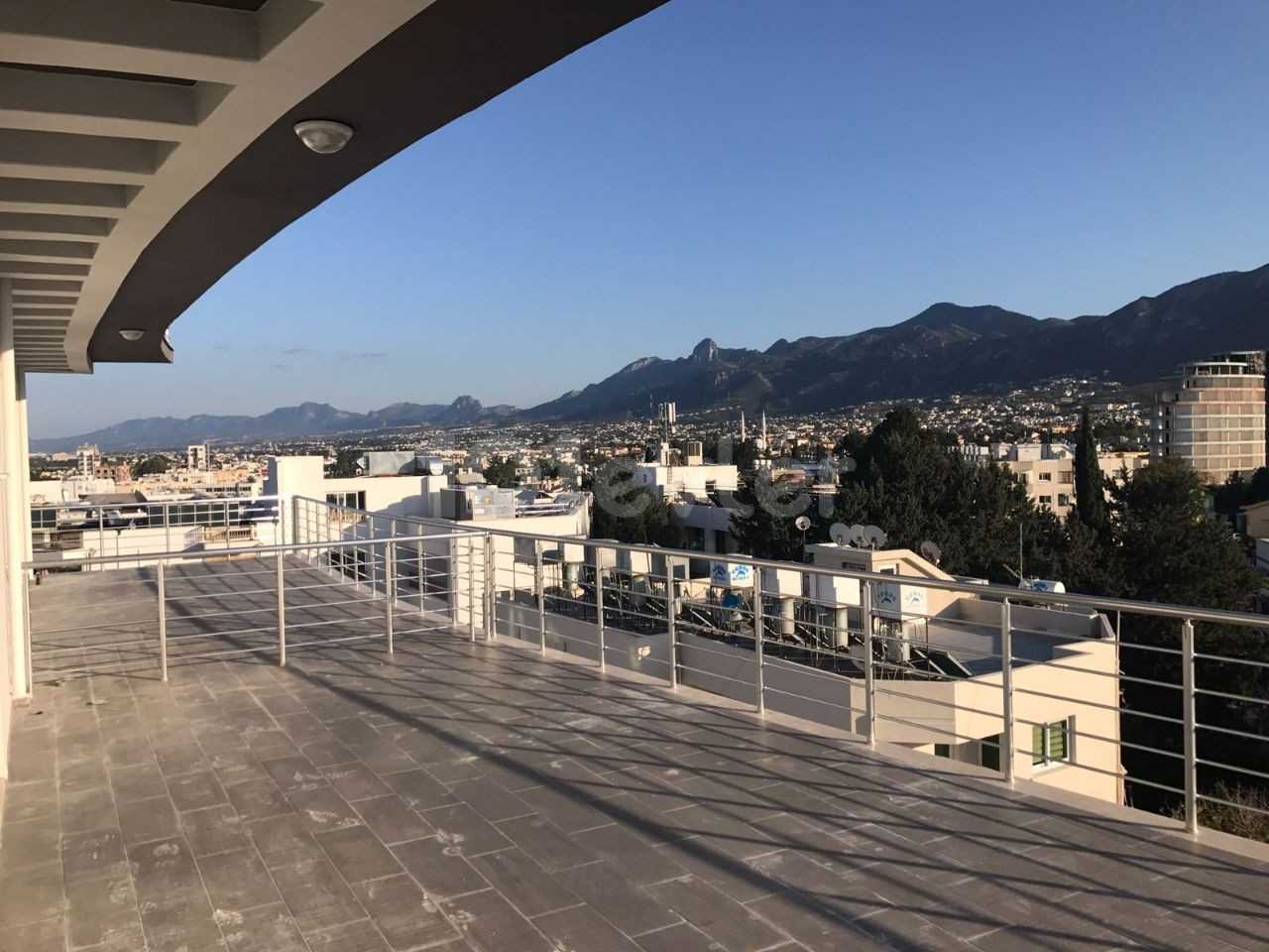 3 + 1 Kyrenia Central Apartment For Sale ** 