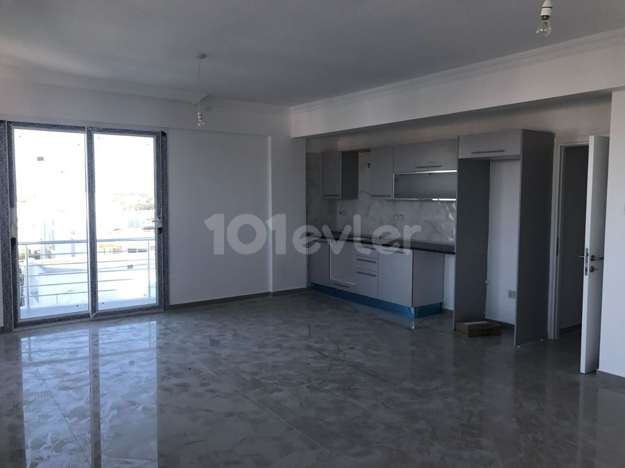 3 + 1 Kyrenia Central Apartment For Sale ** 