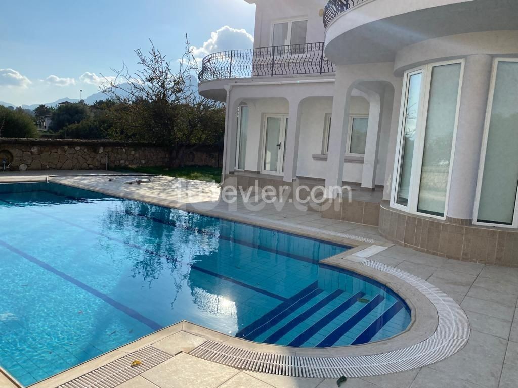 Villa To Rent in Çatalköy, Kyrenia