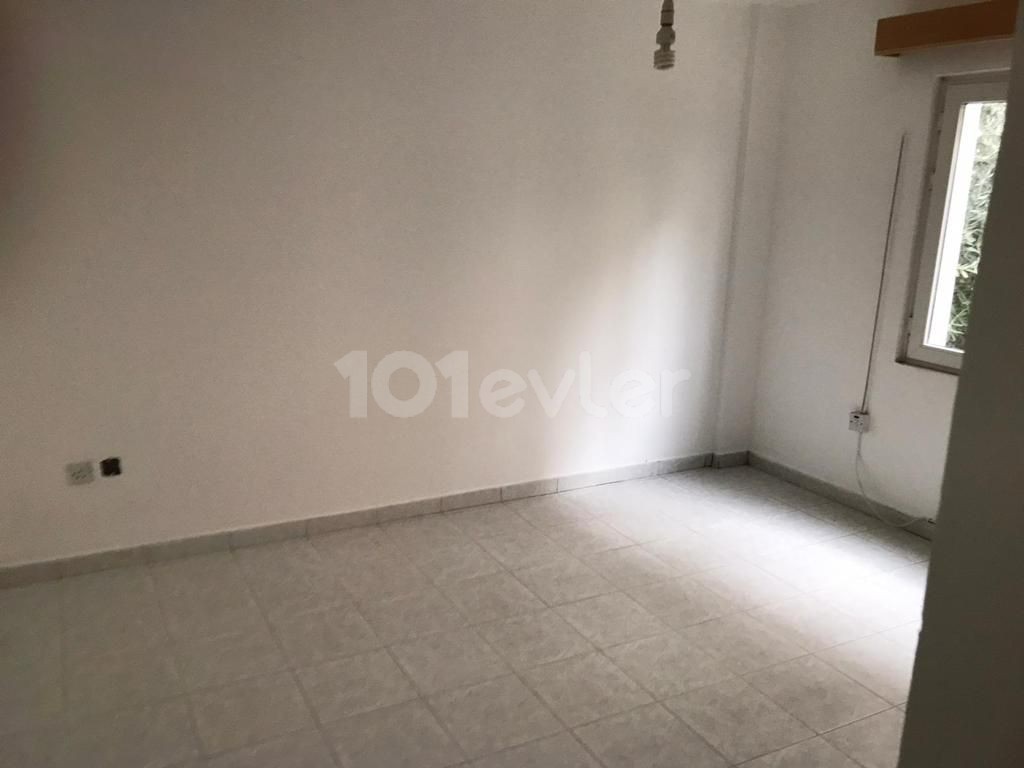 Girne Merkez Kiralık Ofis