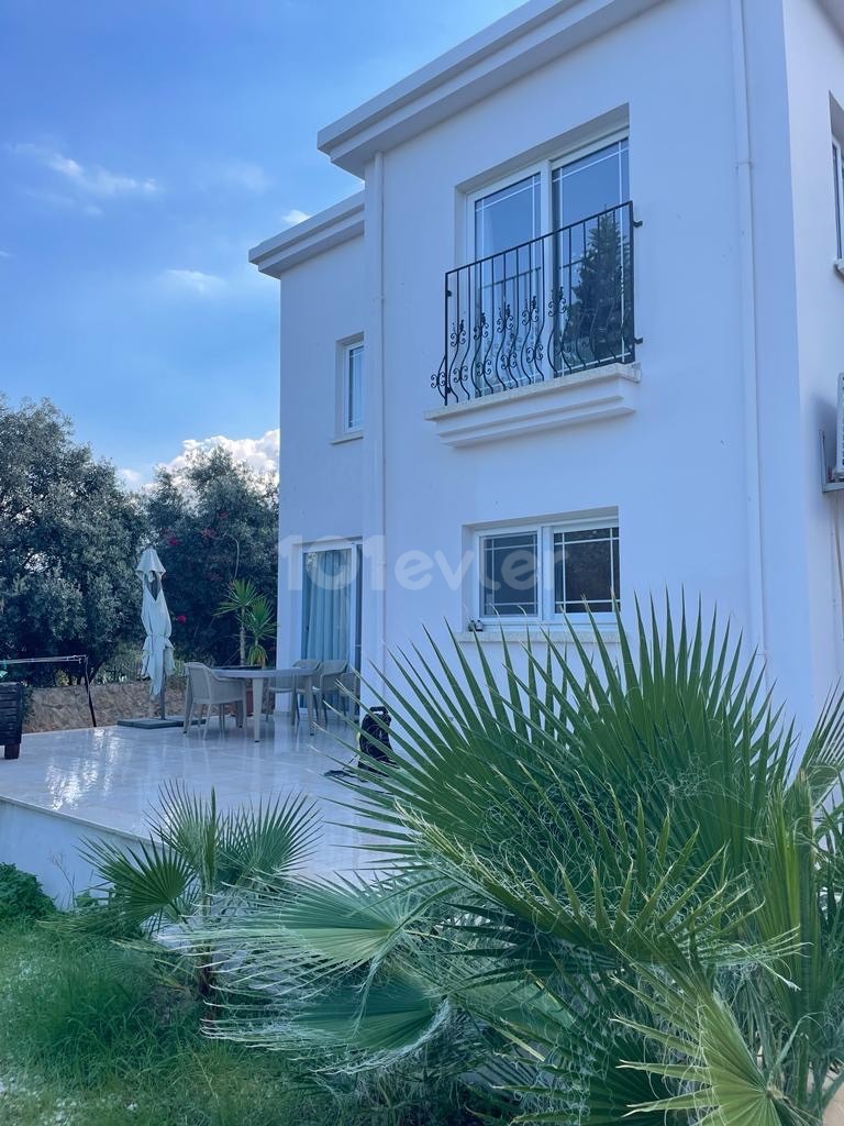 3+1 Kiralık Villa  Ortak Yüzme Havuzlu