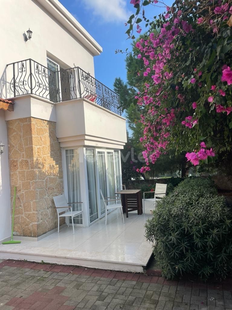 3+1 Kiralık Villa  Ortak Yüzme Havuzlu