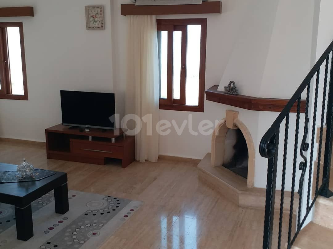 3+1 VILLA WITH PRIVATE POOL AND GARDEN FOR DAILY OR MONTHLY RENT IN ALSANCAK. . 